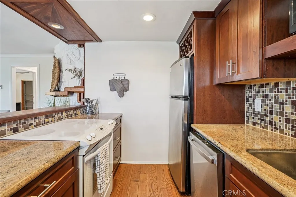 Additional image 14 of 644 Manhattan Beach Blvd Unit 10, Manhattan Beach, CA 90266