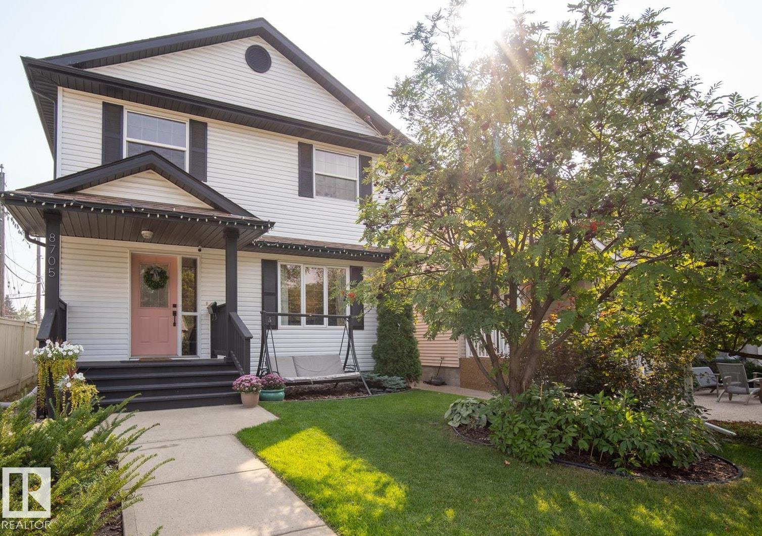8705 92a Avenue NW, Edmonton, AB, T6C4G6