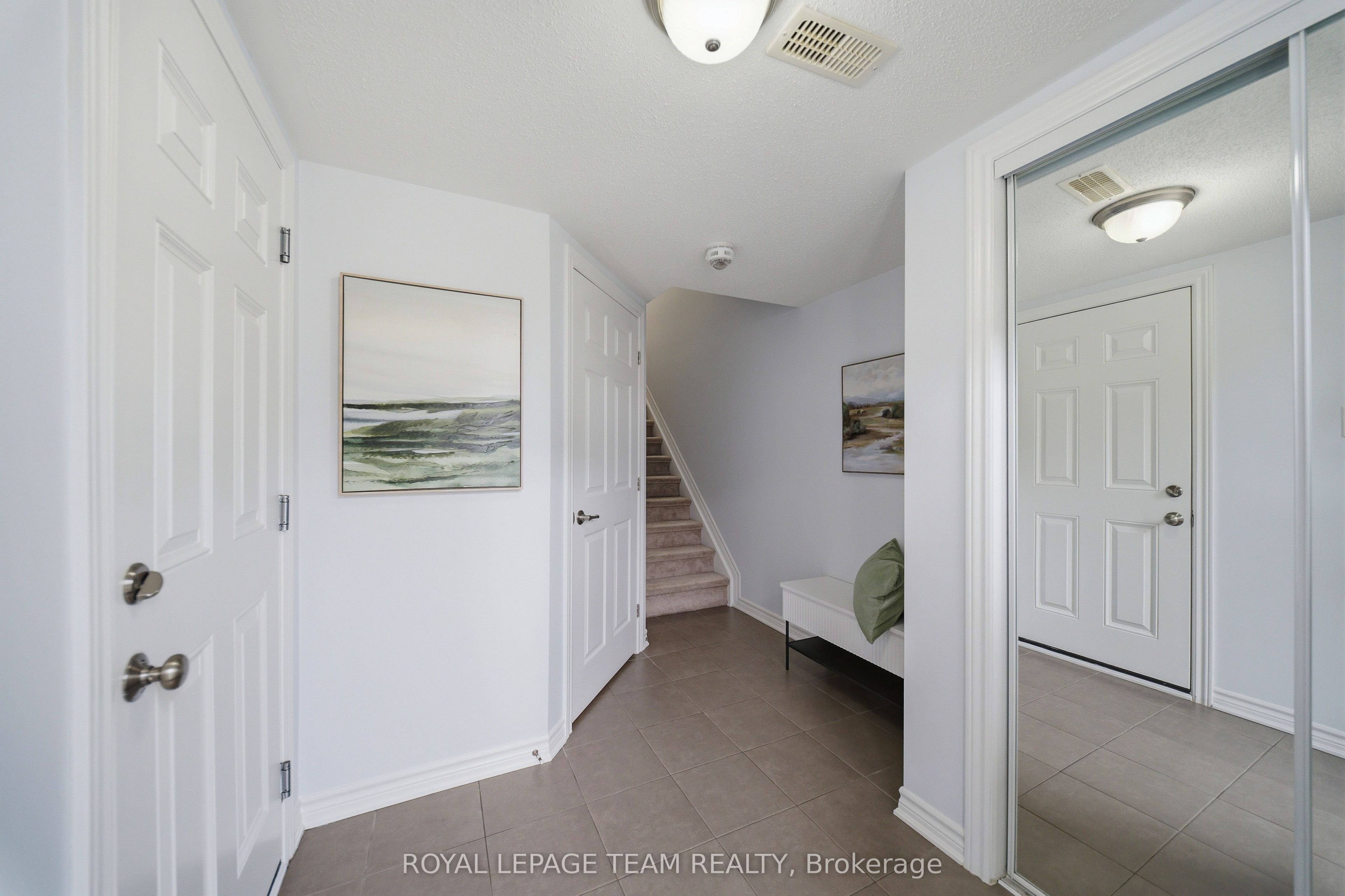 Additional image 2 of 599 Foxlight Circle, Ottawa, ON, K2M 0L9