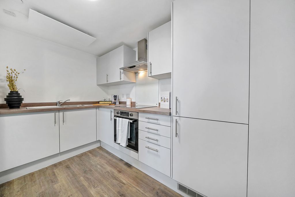 Additional image 2 of 2 bed flat to rentMaple Close, Liverpool L21