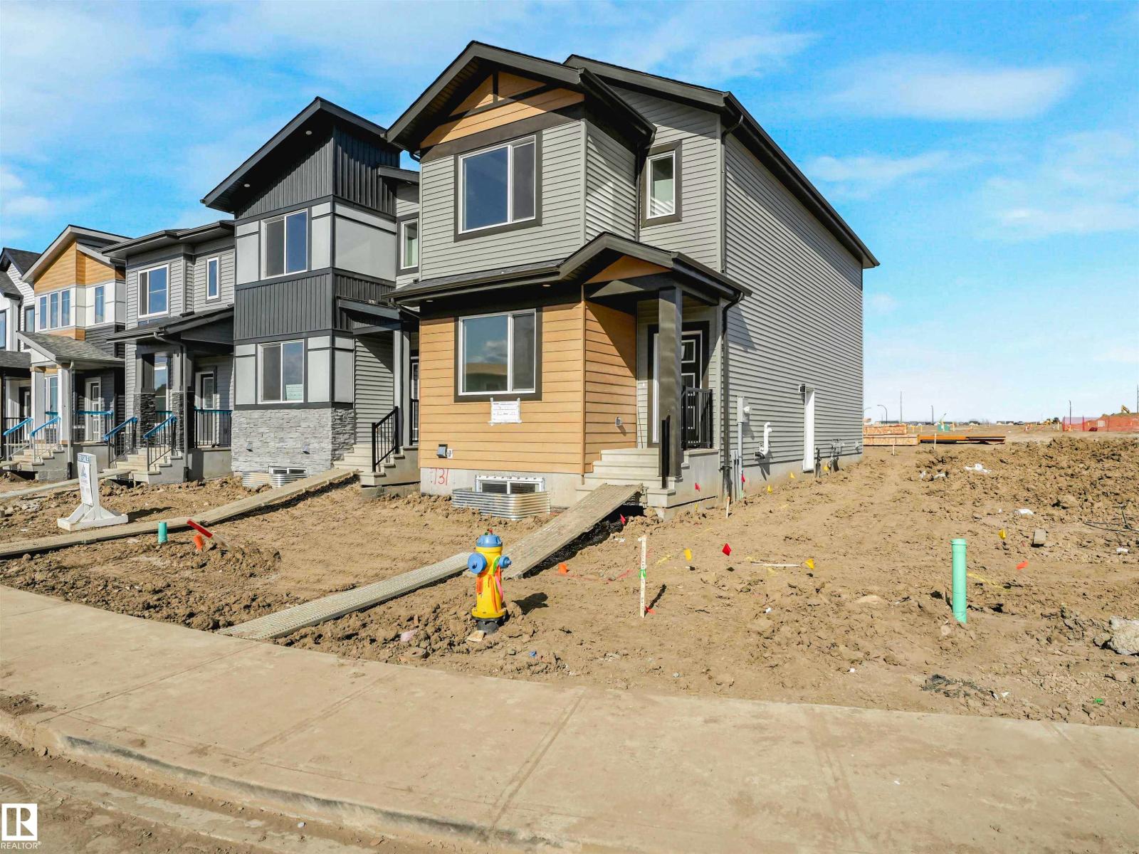 Additional image 2 of 731 30 Street SW, Edmonton, AB, T6X3M3