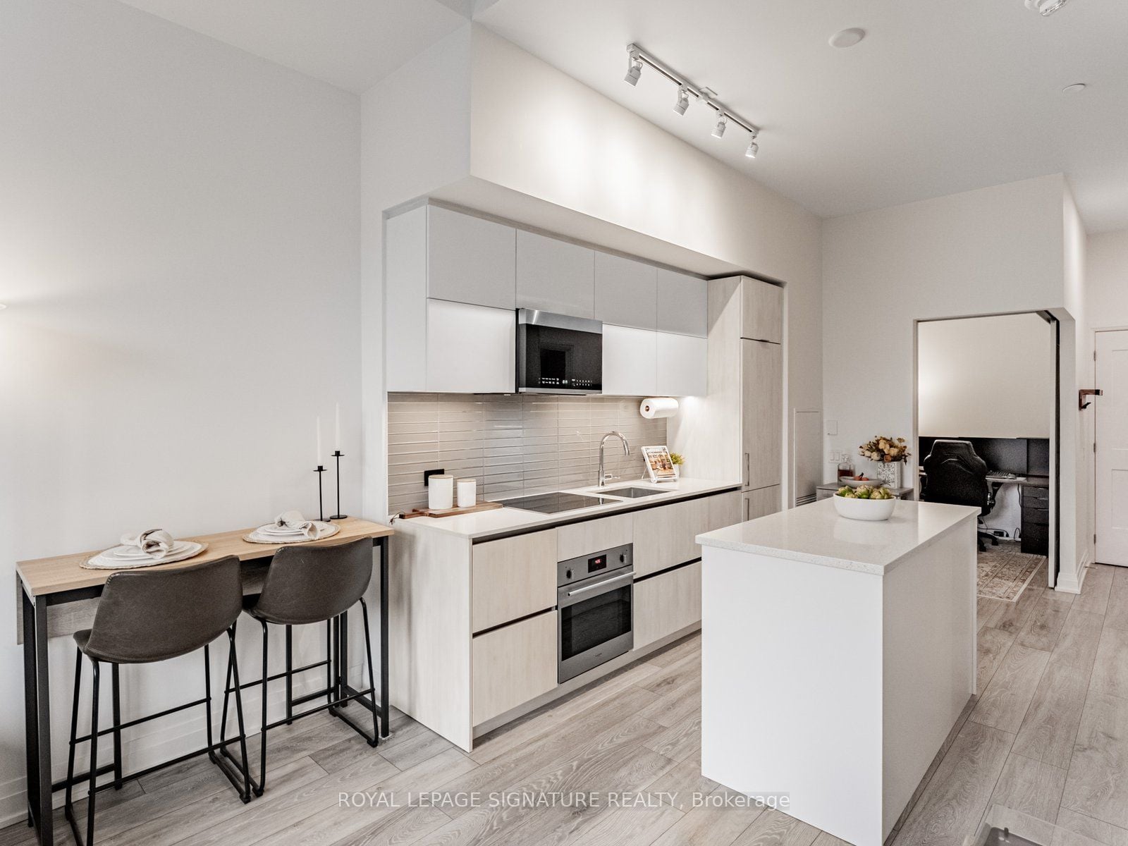 Additional image 5 of 102-21 Park Street E, Mississauga, ON, L5G 0C2