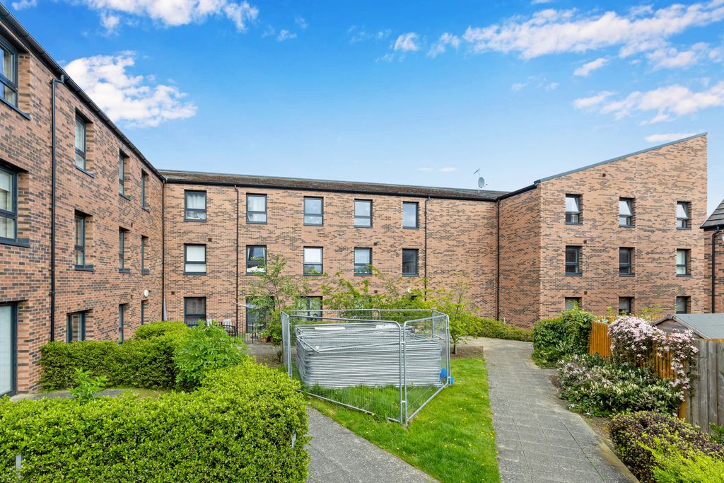 Additional image 13 of 2 bed flat for sale21/8 Muirhouse Parkway, Muirhouse, Edinburgh EH4