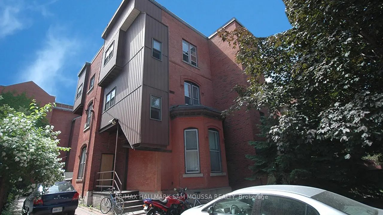 9-232 Cooper Street, Ottawa, ON, K2P 0G4