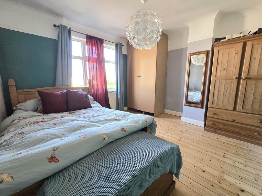 Additional image 6 of 3 bed semi-detached house for saleRegent Street, Leighton Buzzard LU7