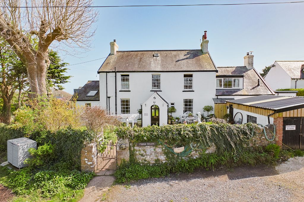 8 bed detached house for saleOverton Lan, Port Eynon, Gower SA3
