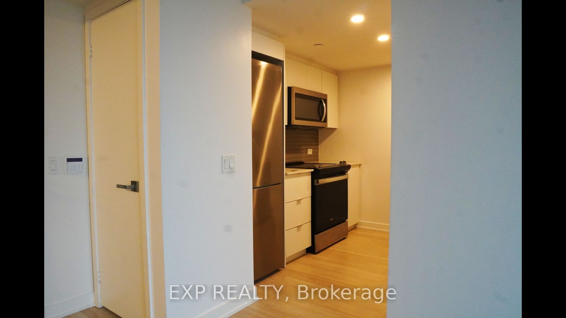 Additional image 3 of 217-30 Tretti Way, Toronto, ON, M3H 0E3