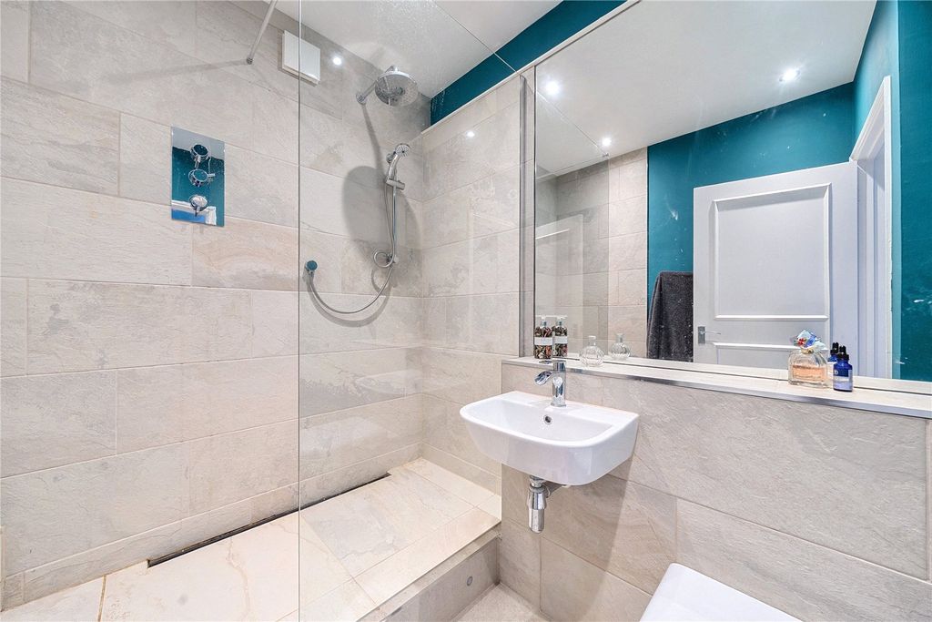 Additional image 11 of 2 bed flat to rentOld Mill Close, St Leonards, Exeter EX2