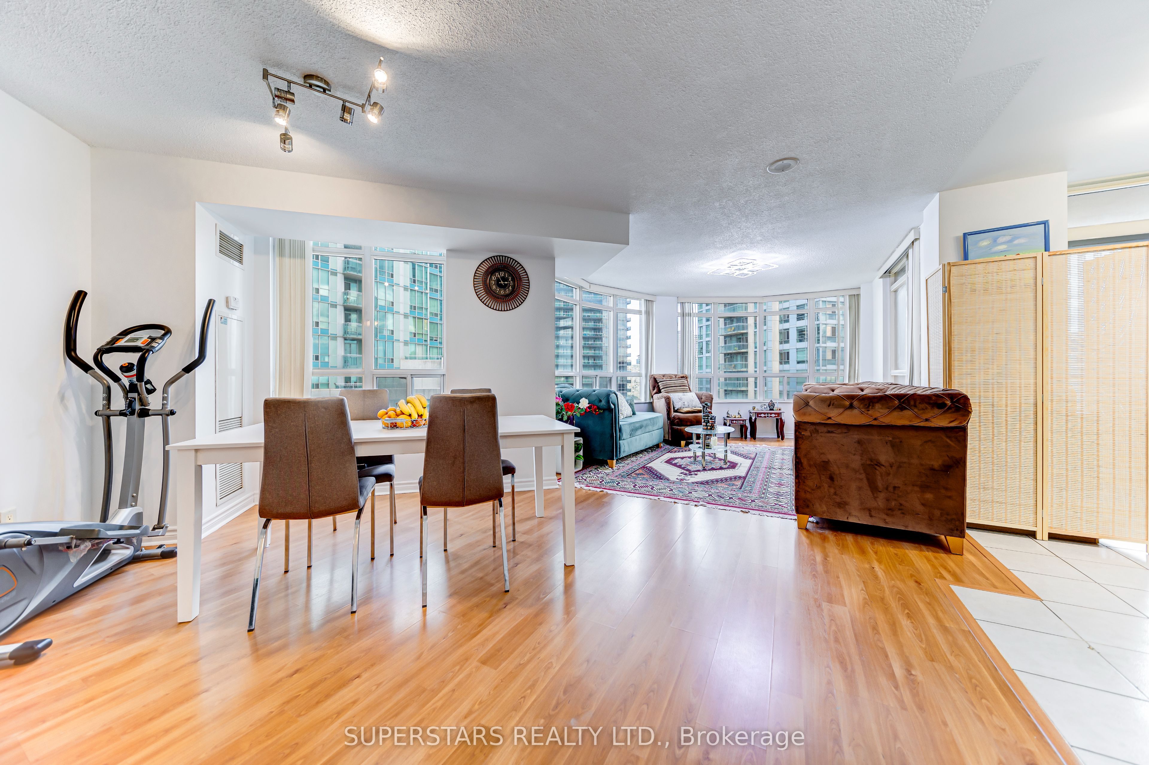 1225-3888 Duke Of York Boulevard, Mississauga, ON, L5B 4P5