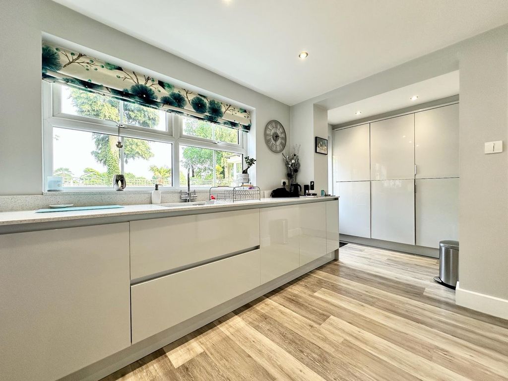 Additional image 2 of 5 bed detached house to rentGeorge Lane, Walkington, Beverley, East Yorkshire HU17