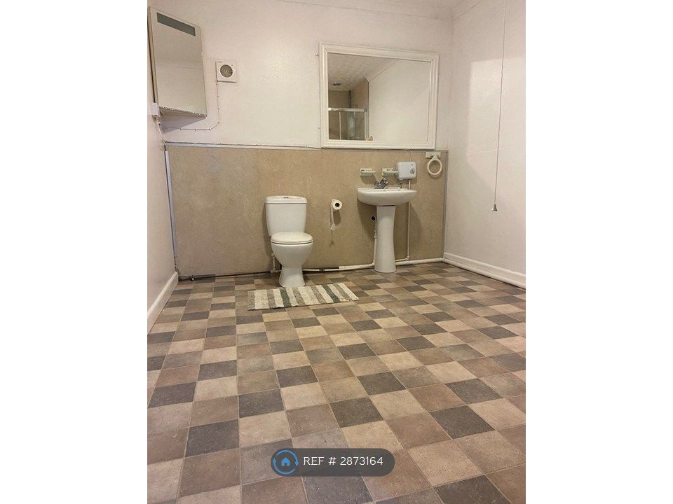Additional image 2 of 2 bed flat to rentIvydene, Whitland SA34