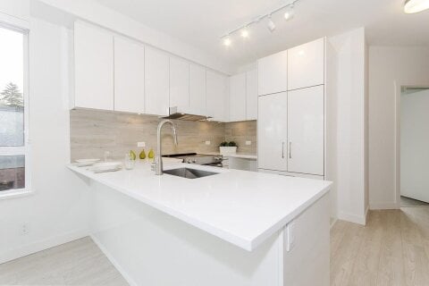 Additional image 7 of 315-711 14th Street W, North Vancouver, BC, V7M 3E8
