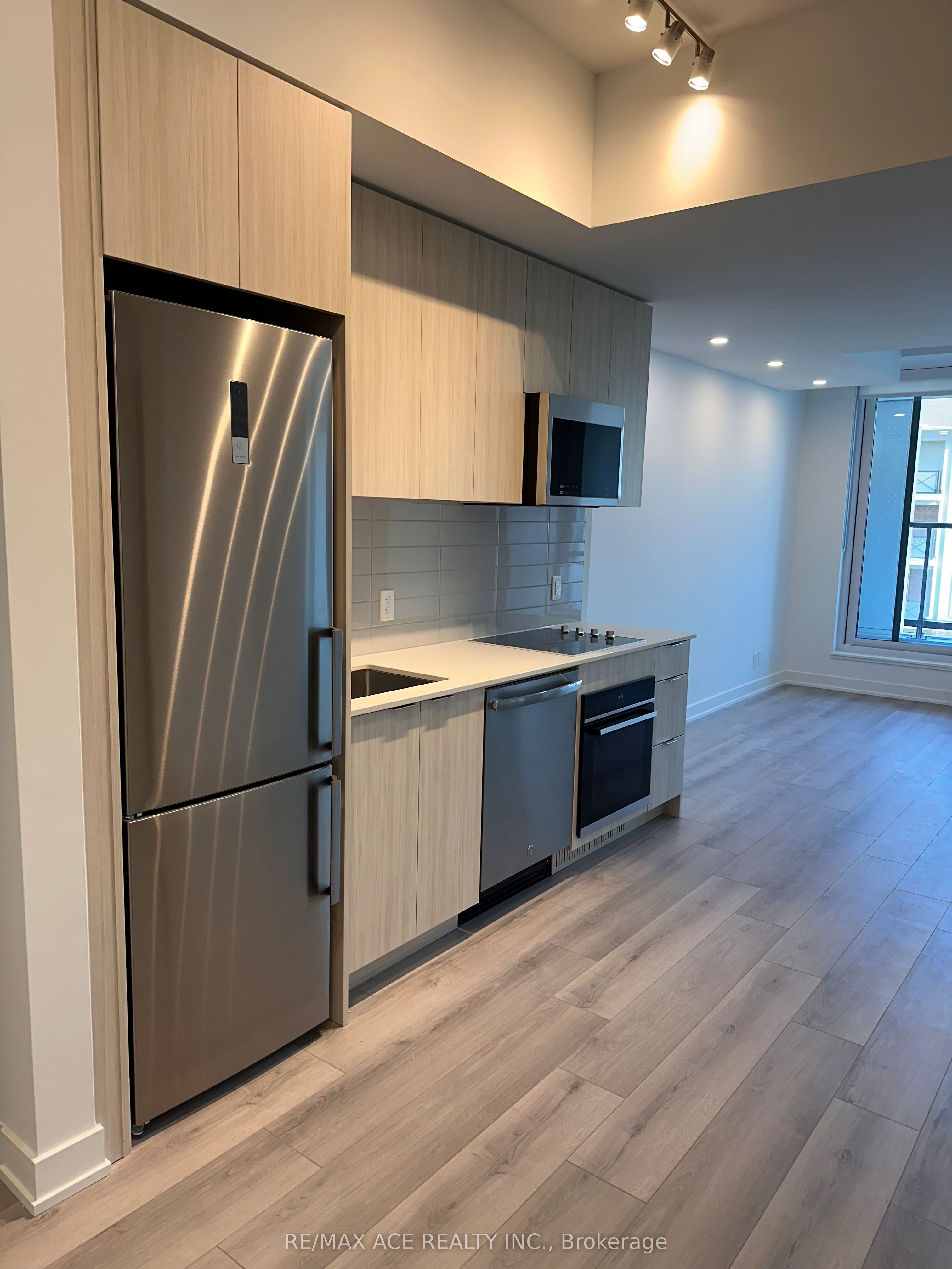 202-20 Deans Drive, Toronto, ON, M1L 0J7