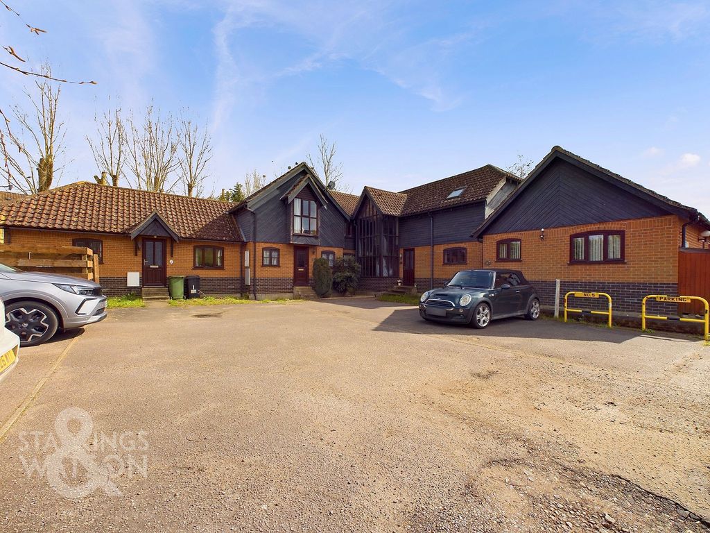 1 bed flat for saleWaveney Court, Stuston Road, Diss IP22
