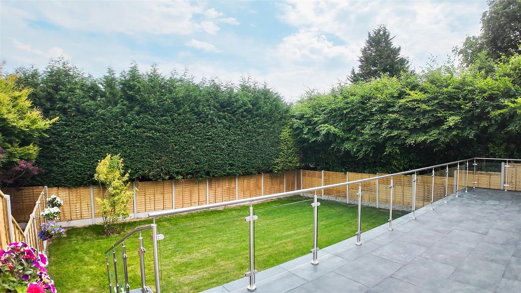 Additional image 27 of 5 bed detached house to rentLichfield Road, Four Oaks, Sutton Coldfield B74