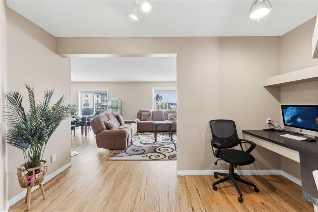 Additional image 4 of 21 Panamount Crescent NW, Calgary, AB, T3K 5L7