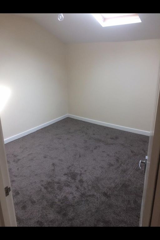 Additional image 3 of 3 bed flat to rentDimond Street, Pembroke Dock SA72