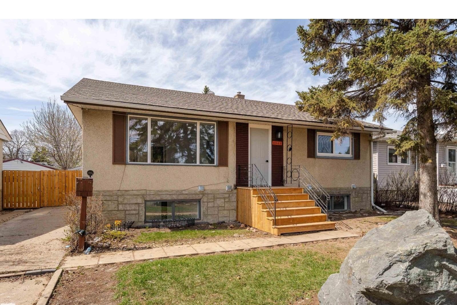 Additional image 7 of 11844 St Albert Trail NW, Edmonton, AB, T5L4G4
