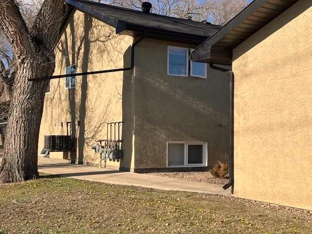 Additional image 4 of 457 3 Street NW, Medicine Hat, AB, T1A6L2