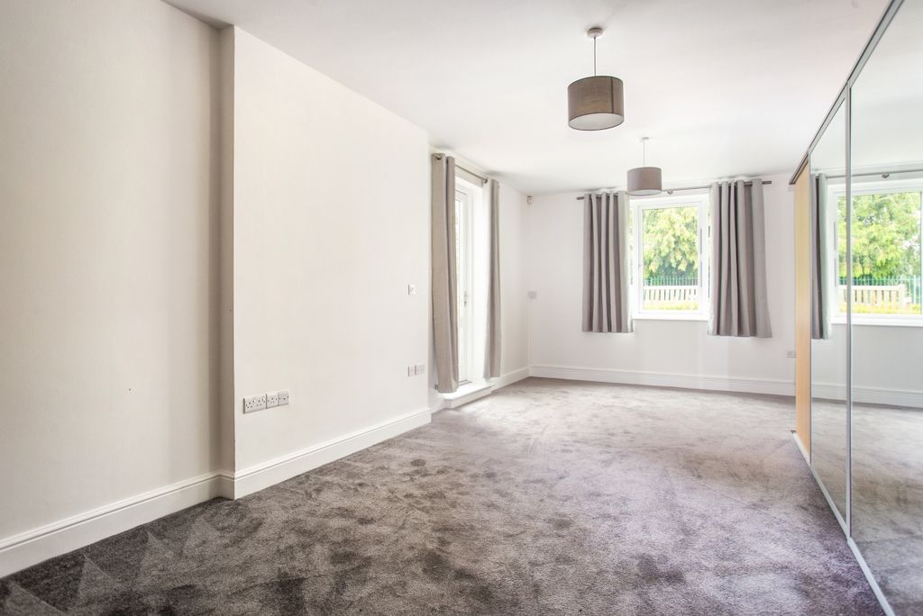 Additional image 10 of 3 bed flat to rentVictoria Place, Cheltenham GL52