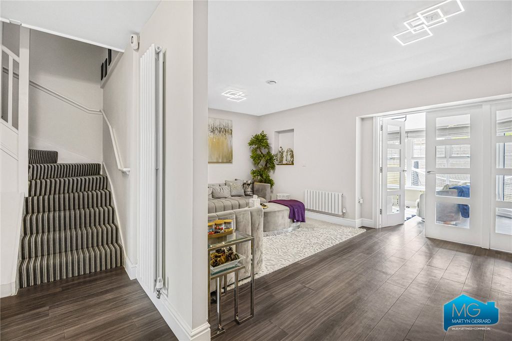 Additional image 24 of 4 bed semi-detached house to rentBunns Lane, Mill Hill, London NW7