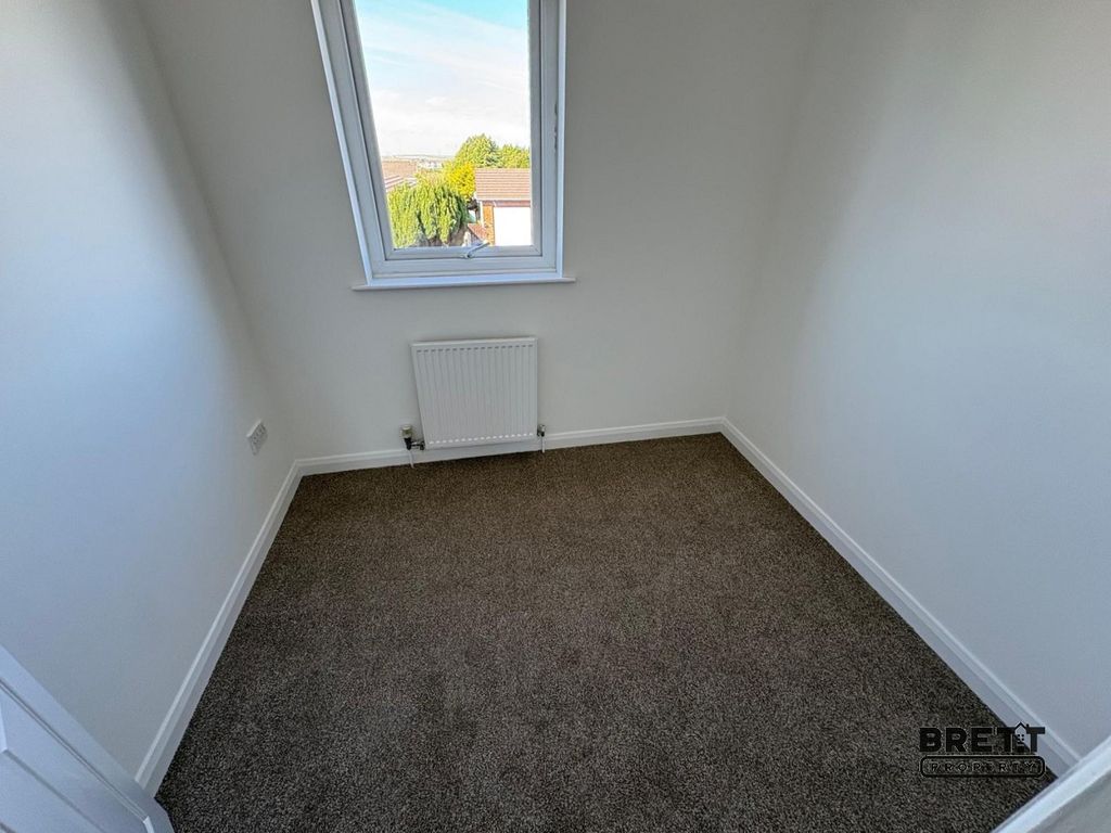 Additional image 6 of 3 bed semi-detached house to rent2 Finch Close, Pembroke Dock, Pembrokeshire. SA72