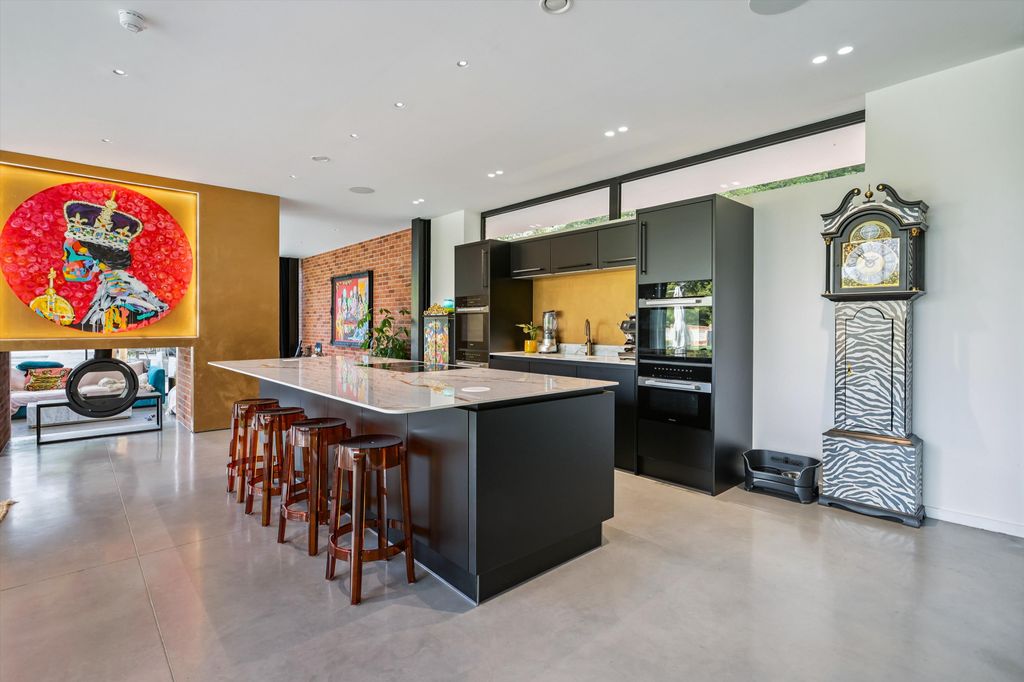 Additional image 6 of 5 bed detached house to rentLondon Road, Windlesham, Surrey GU20