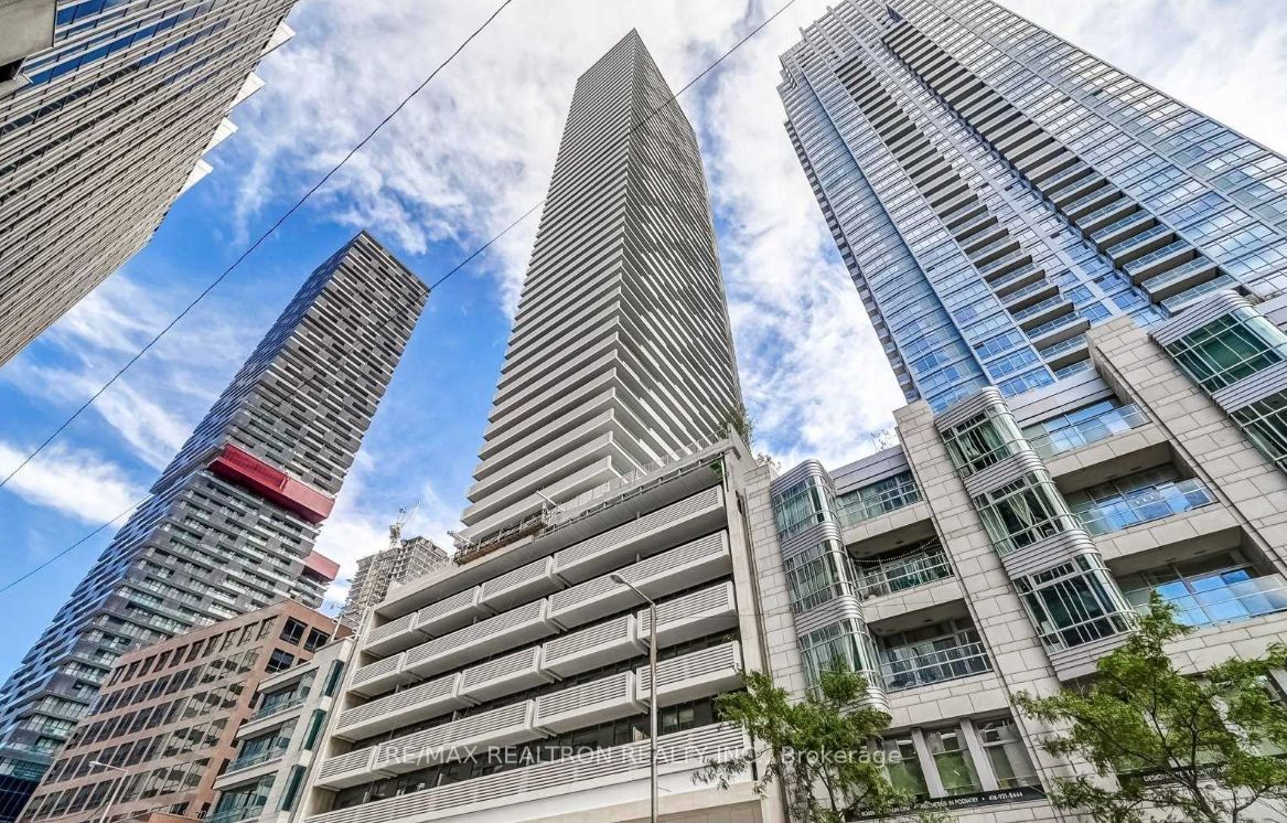 1802-2221 Yonge Street, Toronto, ON, M4S 2B4