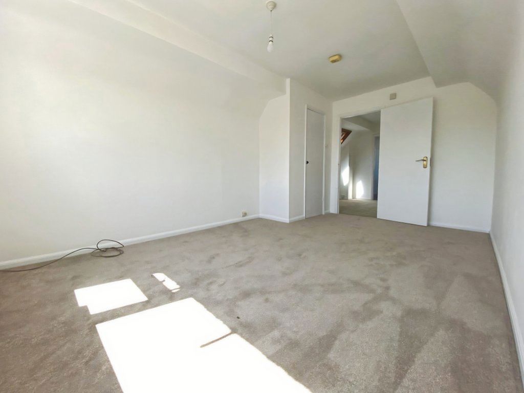 Additional image 5 of 4 bed property to rentMeadow Close, Coychurch CF35