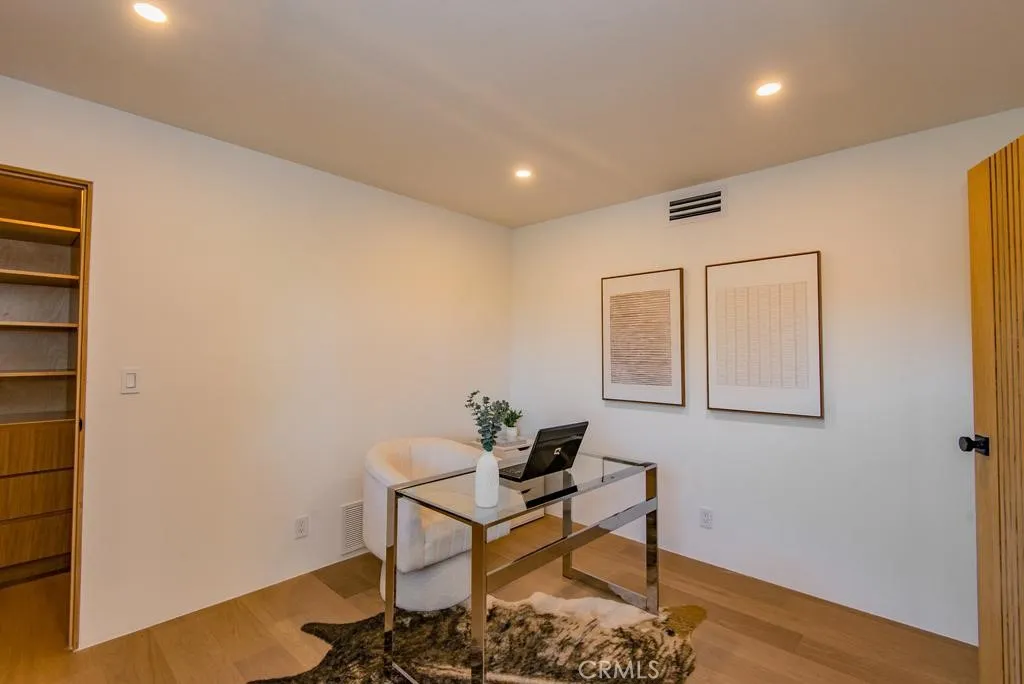 Additional image 101 of 24245 Hatteras St, Woodland Hills, CA 91367