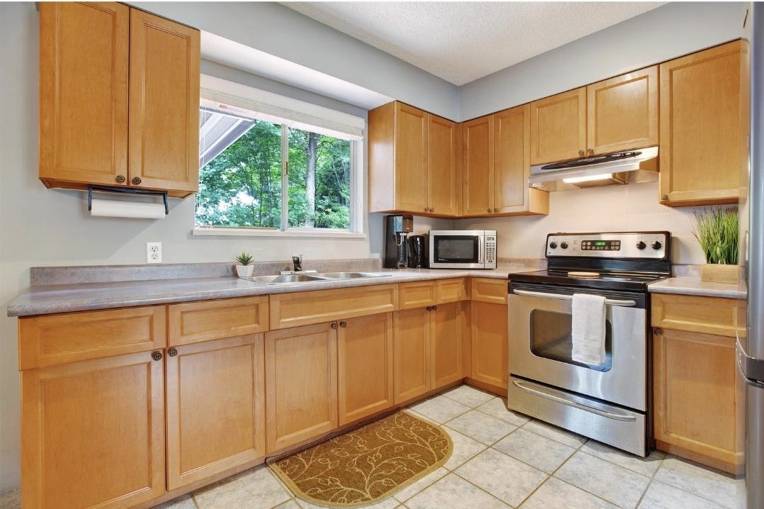Additional image 3 of 10992 132a Street, Surrey, BC, V3T 3Y4