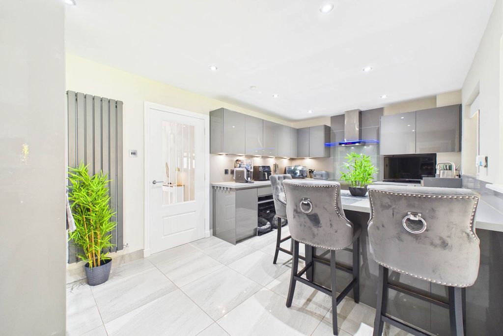Additional image 10 of 5 bed detached house for saleDarwin Avenue, Motherwell ML1