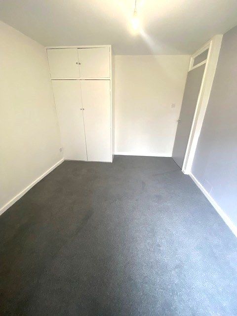 2 bed flat for saleBromford Mere B92 photo 4