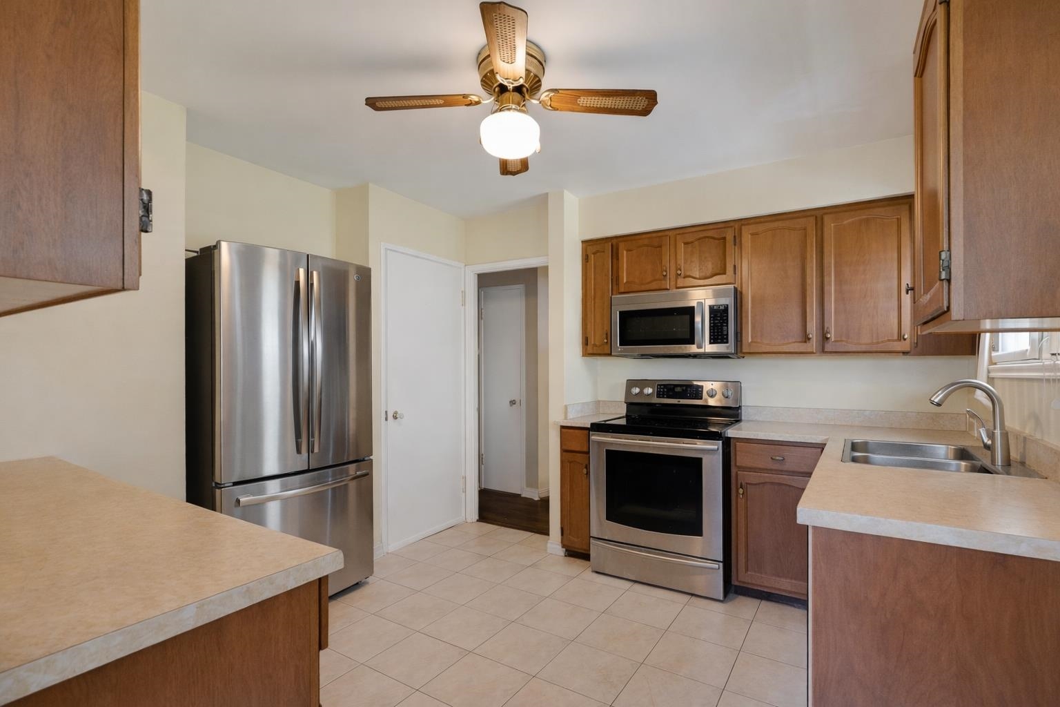 Additional image 5 of 7016 Sierra Drive, Burnaby, BC, V5A 1A5
