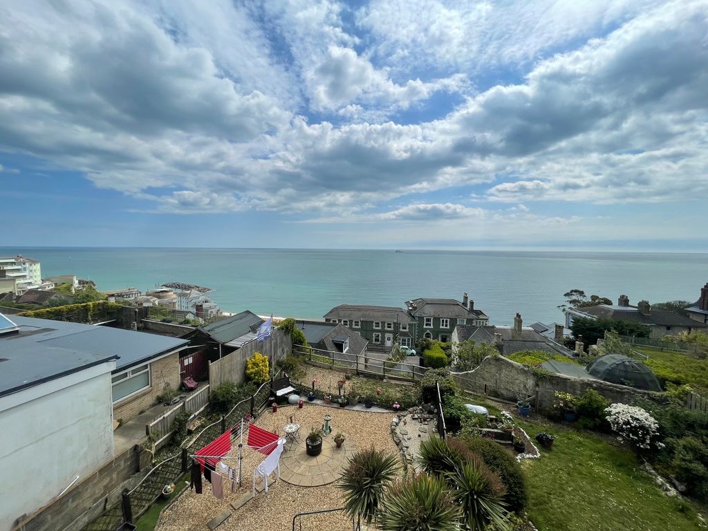 2 bed flat to rentAlpine Road, Ventnor PO38