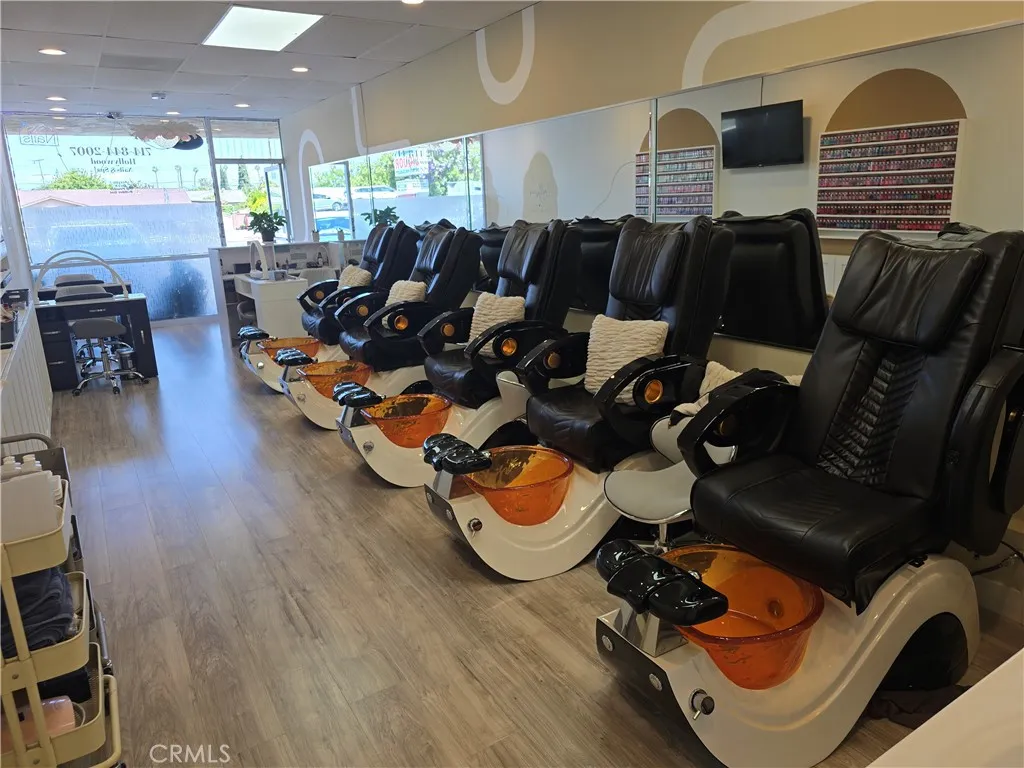 Additional image 3 of 2168 W Broadway, Anaheim, CA 92804