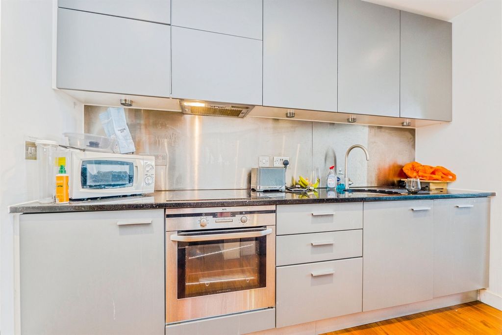 Additional image 4 of 1 bed flat for saleNewport Road, Roath, Cardiff CF24