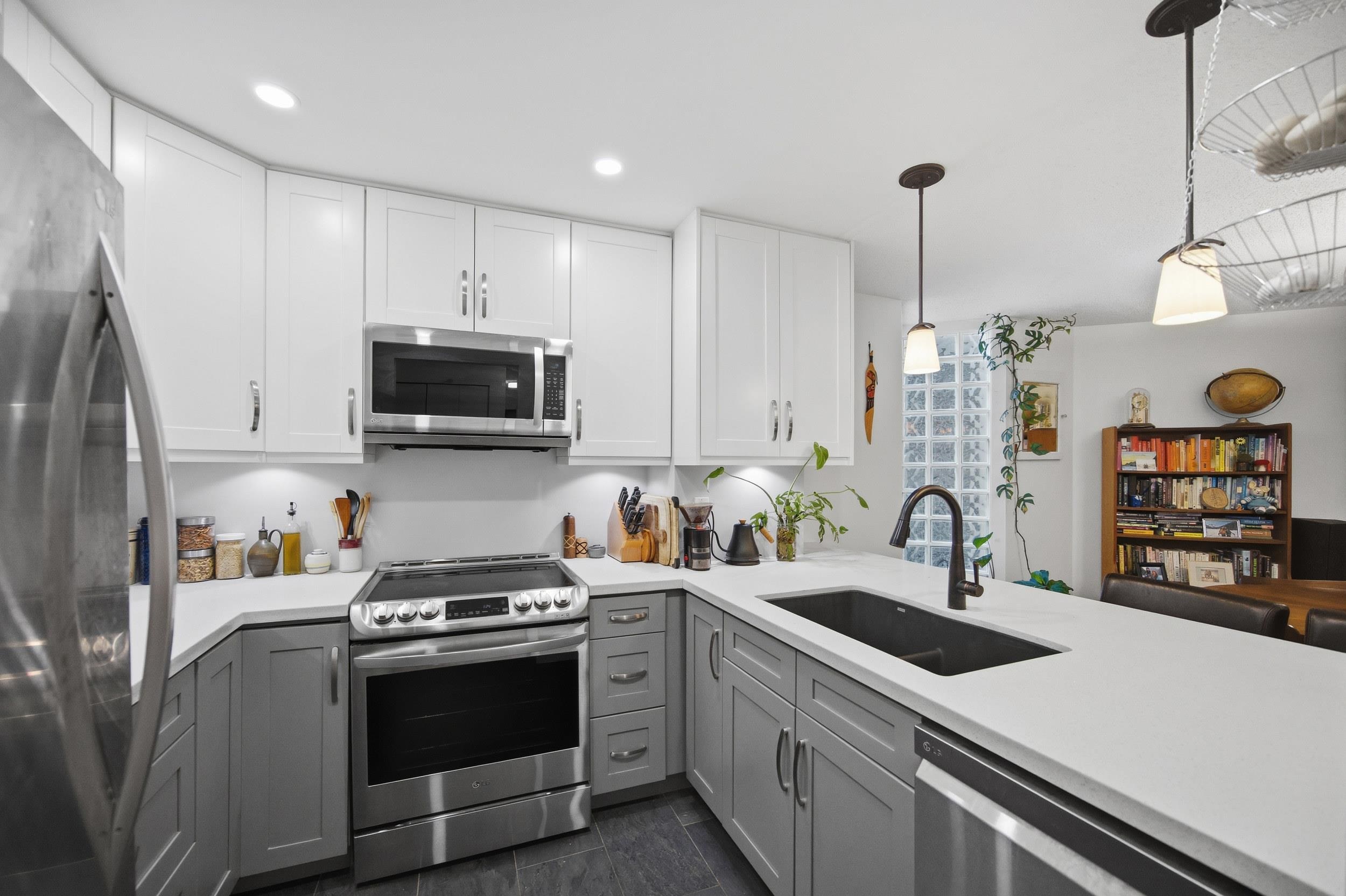 Additional image 2 of 202-3187 Mountain Highway, North Vancouver, BC, V7K 2H4