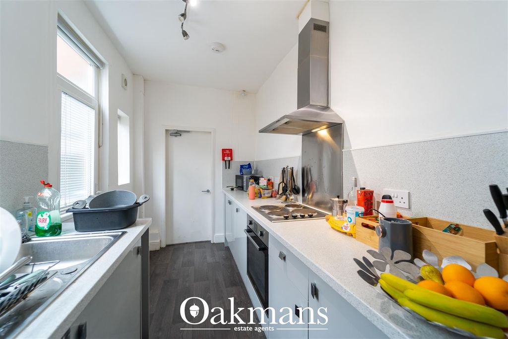 3 bed shared accommodation to rentSelsey Road, Birmingham, West Midlands B17 photo 4