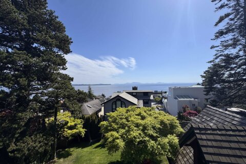 Additional image 7 of 13136 Marine Drive, Surrey, BC, V4A 1E7