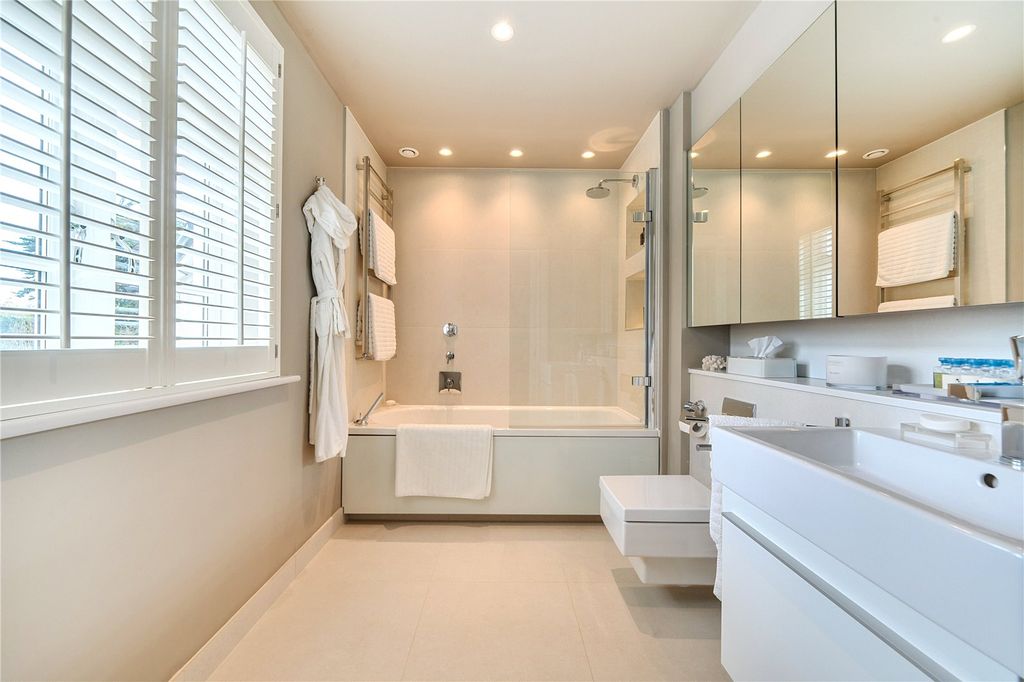 Additional image 41 of 6 bed detached house for salePriory Drive, Stanmore HA7