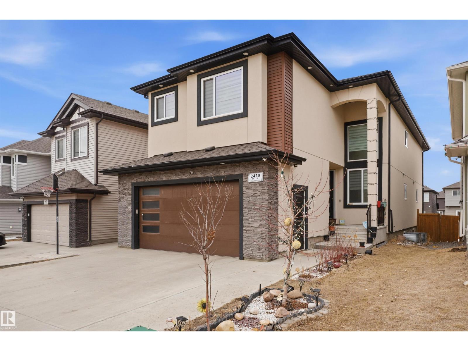 Additional image 2 of 2420 13 Avenue NW, Edmonton, AB, T6T2M7