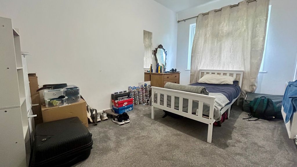 Additional image 6 of 4 bed maisonette to rentBath Road, Reading, Berkshire RG1