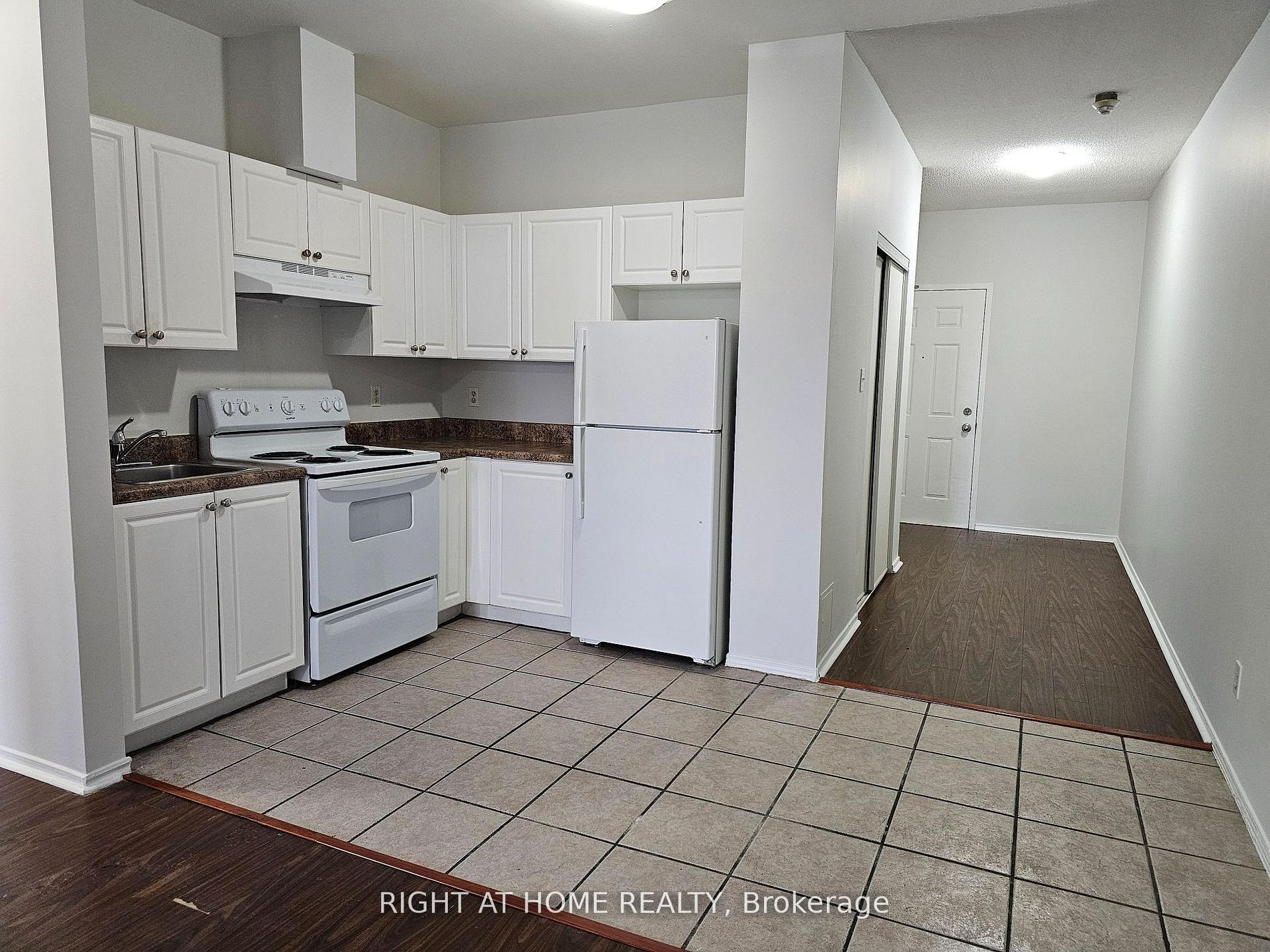 Additional image 4 of 307-1801 Eglinton Avenue W, Toronto, ON, M6E 2H7