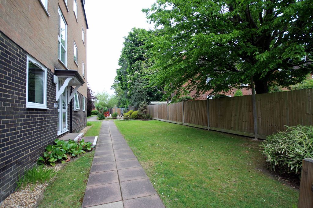 Additional image 9 of 2 bed flat for saleTymperley Court, Horsham, West Sussex RH13
