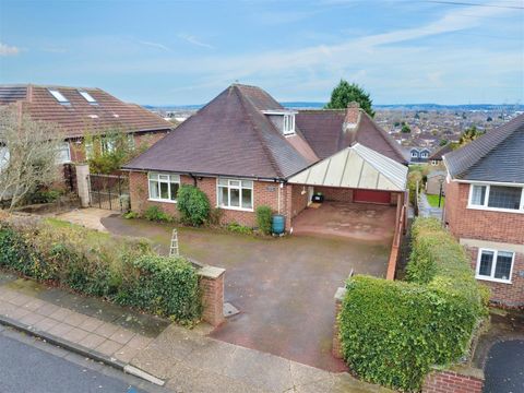 Cleve Avenue, Toton NG9