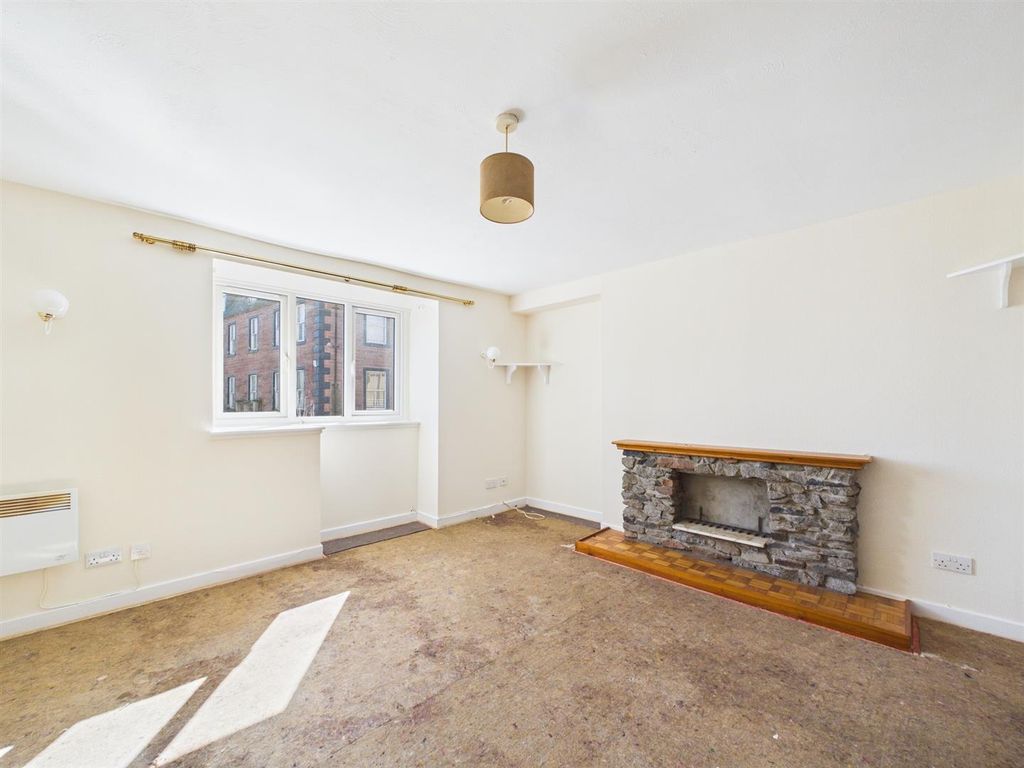 Additional image 2 of 2 bed flat for saleFlat 1R, The Cross, Coupar Angus PH13