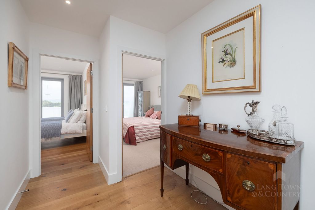 Additional image 9 of 3 bed penthouse for saleLeeward House, Discovery Road, Plymouth PL1