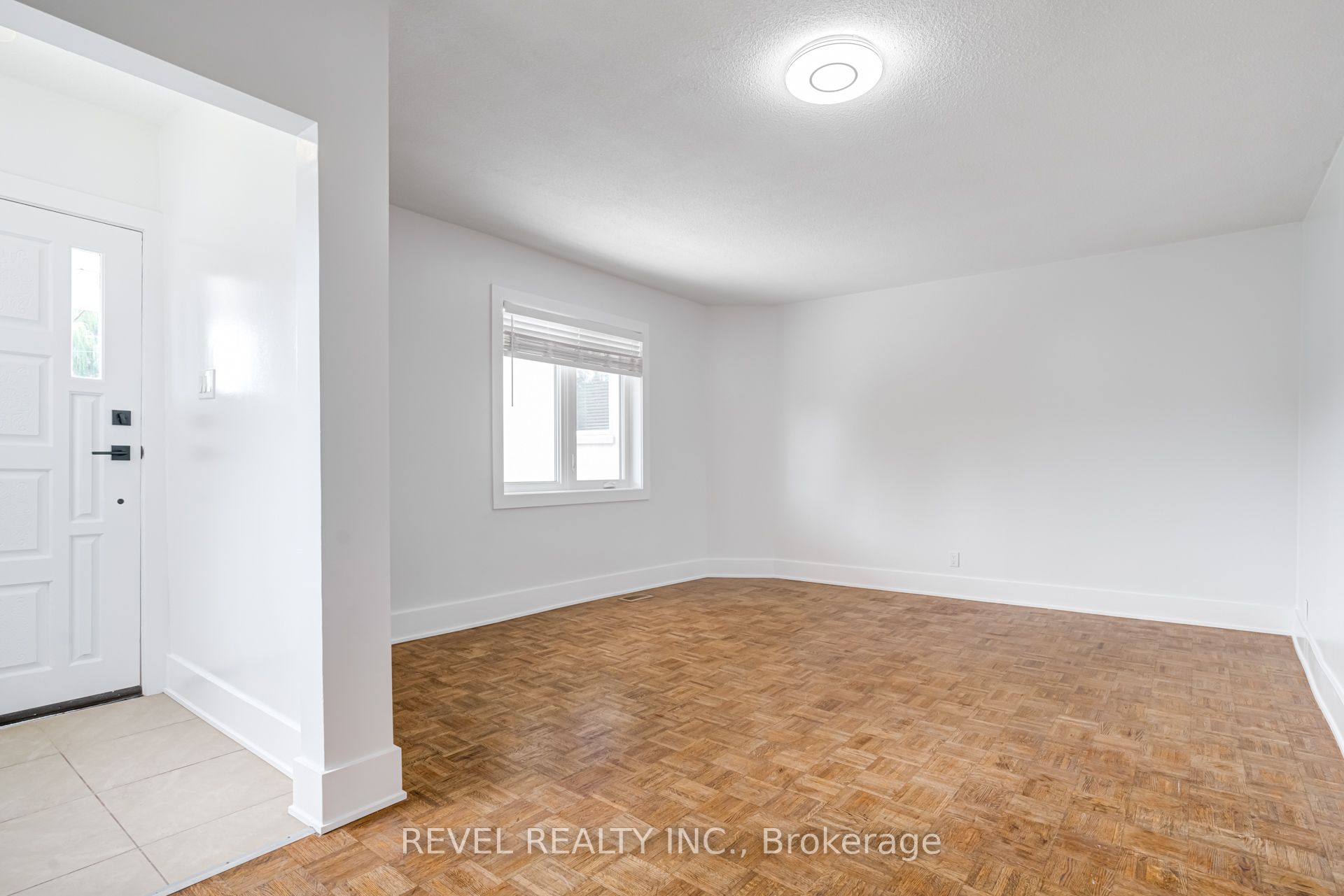 Additional image 5 of Main-24 Kenora Crescent, Toronto, ON, M6M 1C6