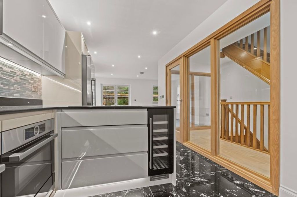 Additional image 6 of 3 bed flat to rent10 Cranworth Mews, St Helier JE2